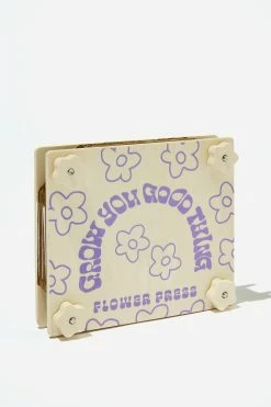 Typo DIY Flower Press