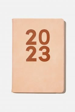 Typo 2023 A5 Weekly Buffalo Diary