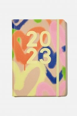 Typo 2023 A5 Weekly Buffalo Diary