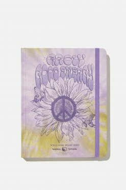 Typo 2023 Small Weekly Wellness Diary